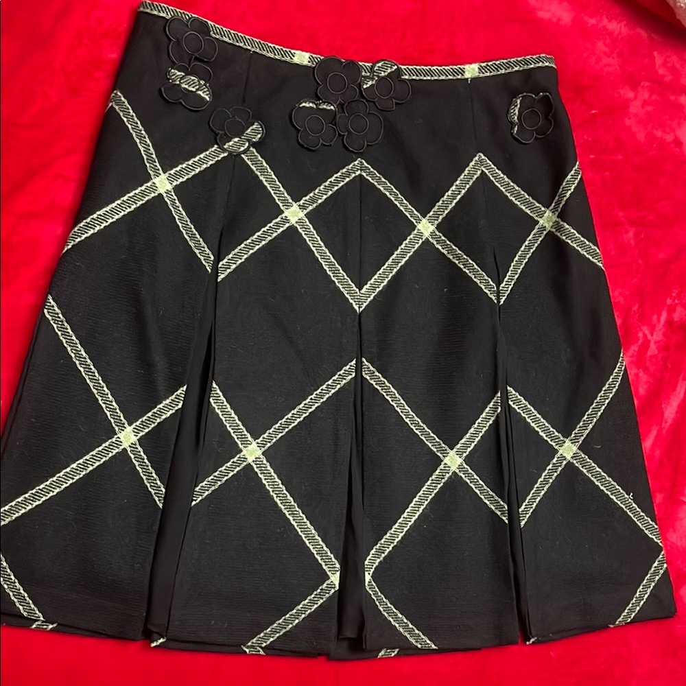 Tocca Black Pleated A-Line Knee-Length Skirt